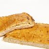 Empanada de hojaldre de jamón, nata y queso fundido