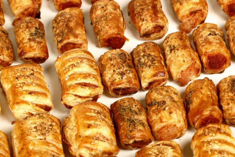 Pack surtido de mini saladitos con hojaldre y rellenos variados