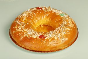 Roscón de Reyes artesanal con frutas, de 1/2 sin relleno