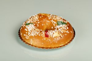 Roscón de Reyes artesanal con frutas, pequeño sin relleno