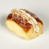 Briochito relleno de Kinder con masa de brioche.