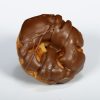 Rosquilla lista con glaseado de chocolate negro brillante.
