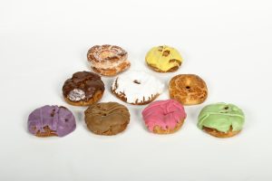 Rosquillas típicas madrileñas surtidas: listas, tontas, Santa Clara y de viento.
