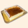 Tarta de queso al horno sin azúcar ni gluten, con superficie tostada y textura cremosa.