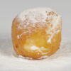 Buñuelo de viento relleno de crema de coco tipo Raffaello.