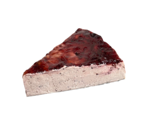 Tarta de queso con mermelada de frutas rojas.